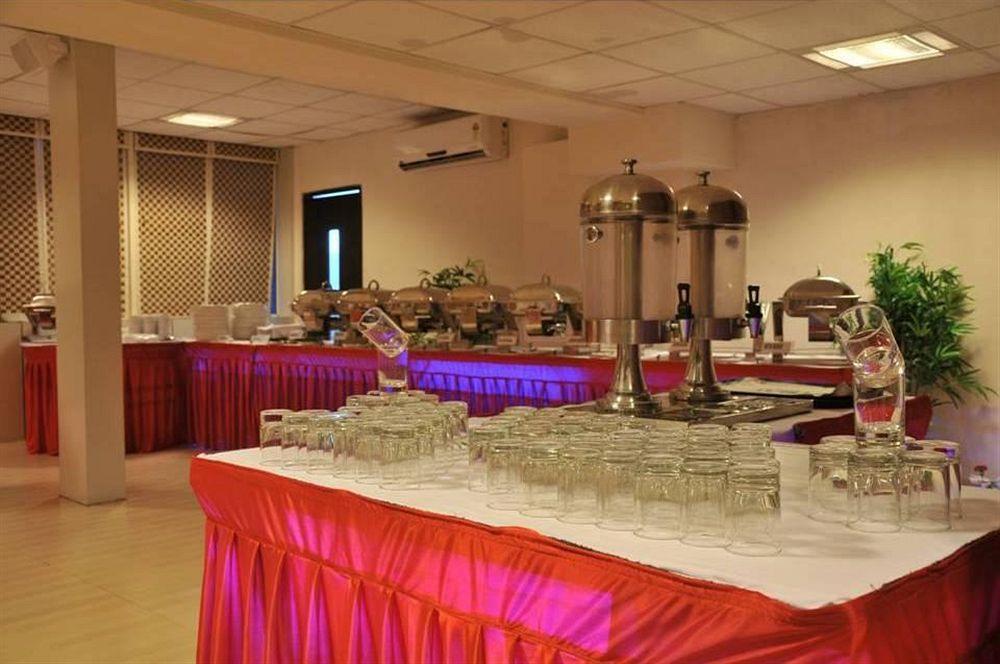 Pallavi A'Vida Navi Mumbai Exteriör bild